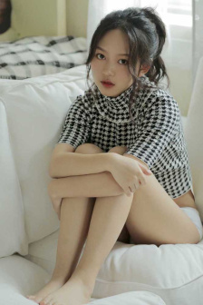 美女光屁股